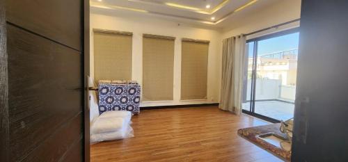 Islamabad Bed & Breakfast | Haven Lodge Islamabad, 4BR vacation home, hot tub & mountain view