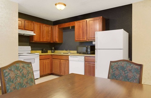 Sharonville Hotel | Hawthorn Extended Stay by Wyndham Cincinnati/Sharonville