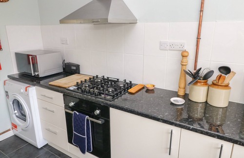 Pembroke House | HAWTHORN HOUSE, pet friendly, luxury holiday cottage in Pembroke