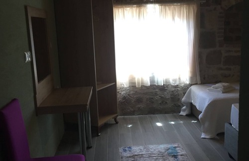 Ayvalik Hotel | Hayat Alti Otel