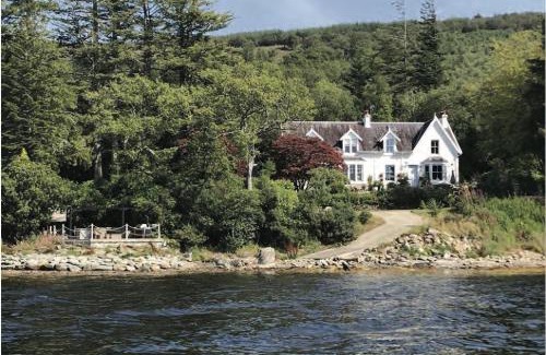 Cairndow House | Hazelbank, sleeps 10, on the shores of Loch Fyne