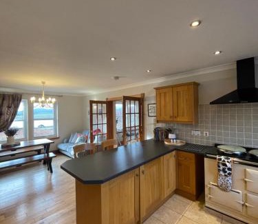 Caroy House | Head In The Skye - Healabhal Cottage