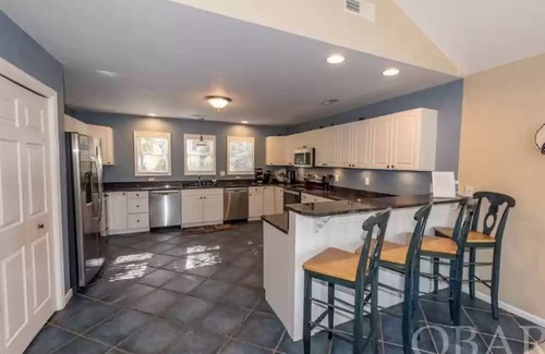 Sea Acres House | Heart of Duck! Heated Pool, Hot Tub, Golf Cart