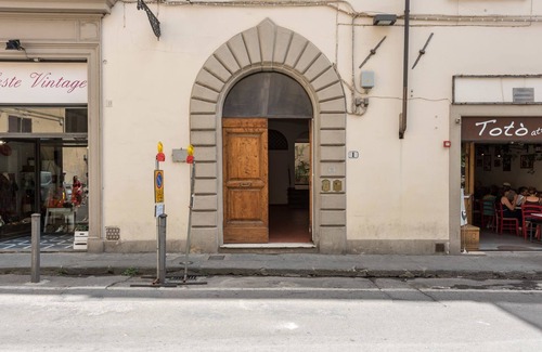 Oltrarno Apartment | Heart of Florence Pitti 2 Bed-apartment