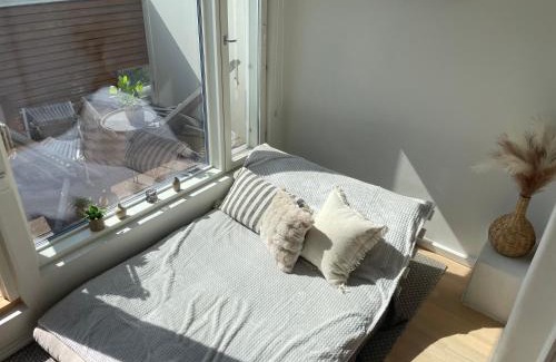 Kitula Apartment | Heart of Helsinki, easy walk everywhere, sunny balcony,two beds,child under 17 for free