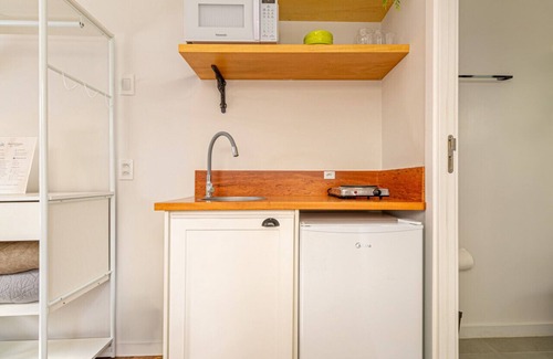 Lagoa da Conceicao Apartment | Heart of Lagoa da Conceição|Full Kitchen|A/C