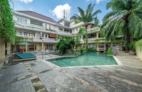 Petitenget Apartment | Heart of Seminyak 2 bed 2 bath 2 pools super quiet. Walk to Seminyak beach