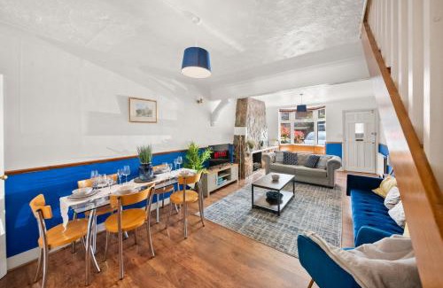 Windsor House | Heartwarming Windsor Cottage with Free Parking that is Perfect for Relaxation