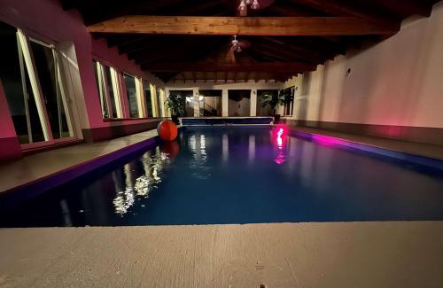 Saint-Placide House | Heated Indoor Pool - Maison au Bord du Lac