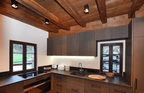 Oberglan House | Heated Pool - Sauna - Library - Games Room