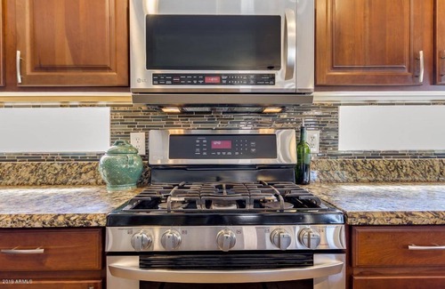 San Tan Valley House | Heated Pool Backyard! Fun For The Family! Discounts Available