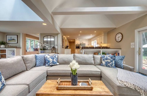 Kennebunkport House | Heated Pool! Gorgeous Home and a Short Drive to Downtown Kennebunkport & Beaches