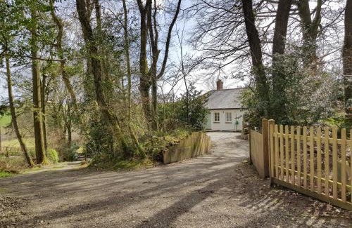 Broadwoodkelly House | Hedgelea