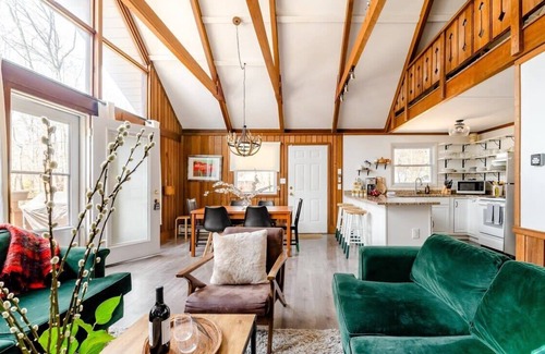 Locust Lake Village Ski Chalet | Heidi's Chalet - Modern, Hot Tub, Lake Access