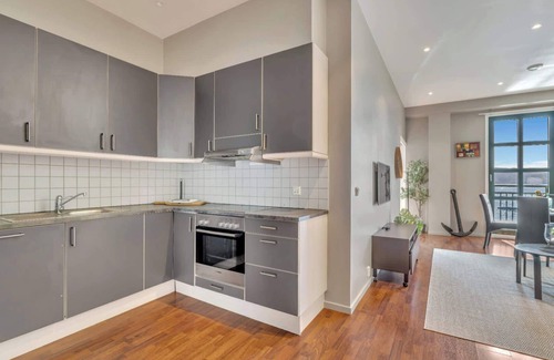Sandviken Apartment | Heimby - Seaside View Luxury - Free Parking