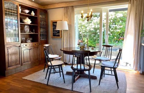 Laksevag Villa | Hel villa i Bergen med flott utsikt og 4 soverom