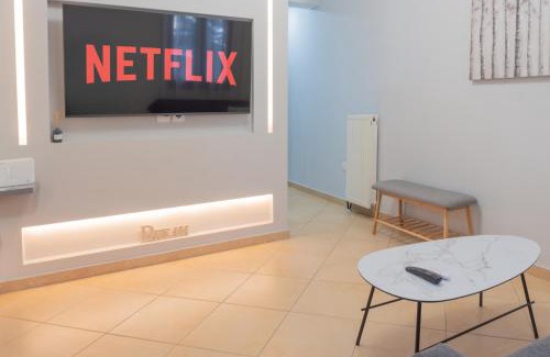 Ano Poli Apartment | Helen's Little Castle free private parking