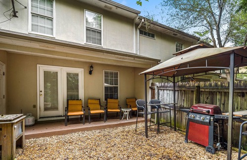 Helena House | Helena Townhouse with Space for everyone