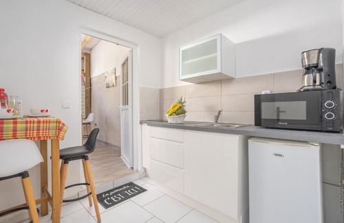 Saint-Pierre Apartment | Heliconia - Appt avec piscine partagée