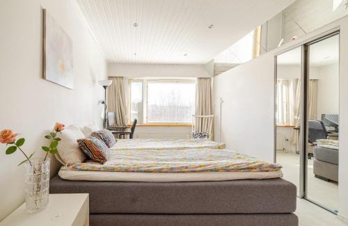 Koillinen District Apartment | Helsinki, Private free parking, super easy to city centre and airport