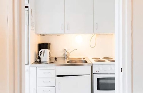 Etelainen District Apartment | Helsinki Studio by the Beach 2