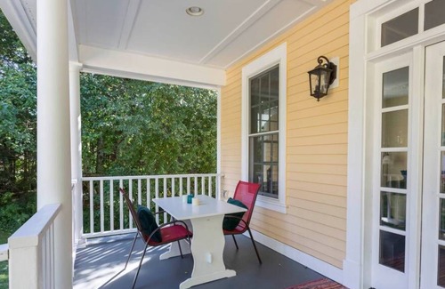 Langley House | Hen Haven Country Cottage