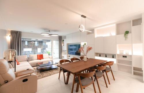 Cessange Apartment | Henry's Appt with a private Suite 412 - Shared kitchen