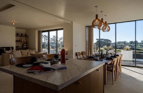 Plougrescant Villa | Hent Ar Villin · Villa Exceptional with indoor poo