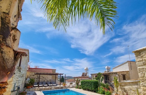 Skarinou Apartment | Hera Pool Studio