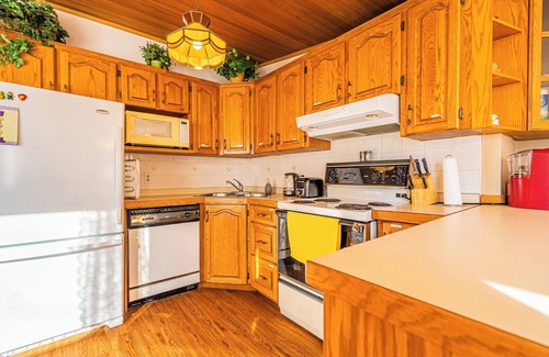 Valentia House | Heritage Cottage on Lake Scugog