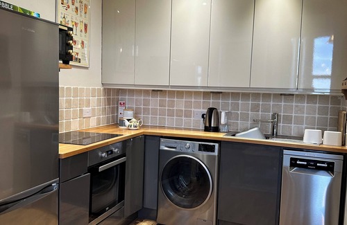 Herne Bay Apartment | Herne Bay Ground Floor 1-Bed Flat with Direct Seaview and Private Front Garden