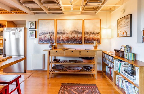 Langley Cottage | Heron Rook Cottage - Art Filled Retreat