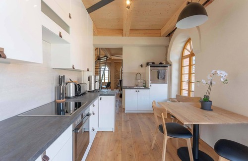 Buhlau Apartment | HexenburgbeiDresden 4-room architect-designed gallery apartment, whirlpool batht