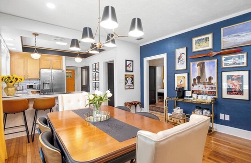 Gainesville House | Hibiscus Park Bungalow- Walk To UF/Luxury Home/Hot Tub