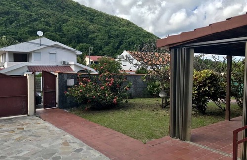 Fontaine de Moutte House | HIBISCUS Residence.