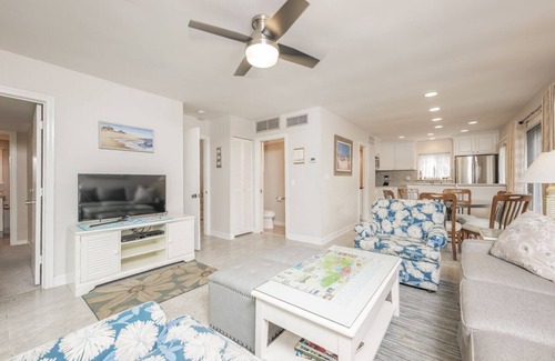 Palmetto Dunes Condo | Hickory Cove 47 | Walk to Golf, Trails + Pool!