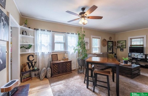 Aksarben - Elmwood Park House | Hickory Street Retreat - in the Heart of Aksarben