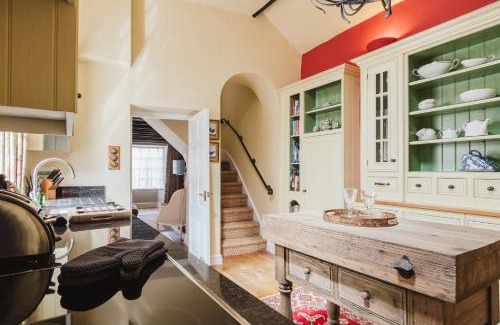 Chipping Campden Apartment | Hicks House - Beautiful Cottage in Leysbourne!