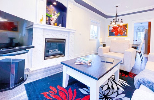 Renfrew-Collingwood House | Hidden Gem 3 Bedroom near METROTOWN Burnaby Vancouver