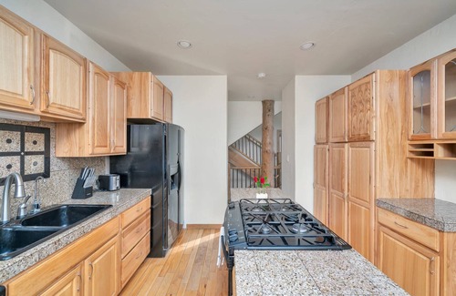 Evergreen House | Hide-A-Way in Evergreen. Private Hot Tub Pets Welcome