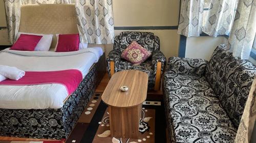 Shillong Bed & Breakfast | Hideaway Risa Pine Homestay
