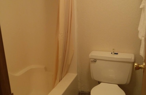 Rocky Ford Hotel | High Chaparral Inn