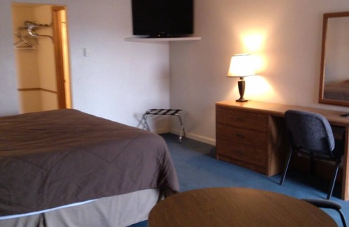 Rocky Ford Hotel | High Chaparral Inn