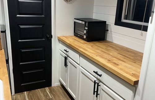 McKenna House | Highland Hideaway at the RMR Farmstead with Hot Tub