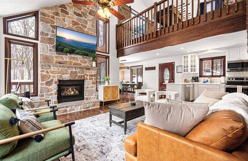 East Stroudsburg House | Highland Lake Retreat I Game Room I Hot Tub I Firepit I EV Charger