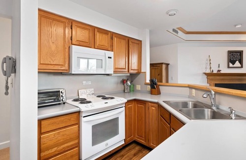 Chestnut Springs Condo | Highridge Court 19 with Wintergreen Advantage