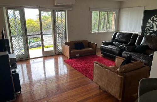Ascot Apartment | Hill top 2-bedroom home with charming view