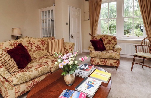 Grassington Cottage | HILL TOP FOLD, pet friendly, character holiday cottage in Grassington