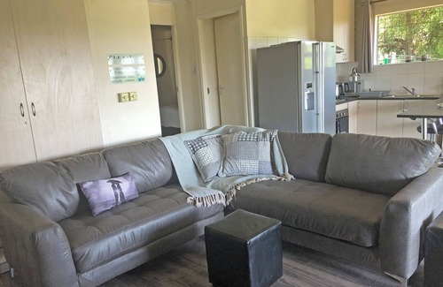 Greater Johannesburg Metropolitan Area Apartment | Hills and Dales Accommodation