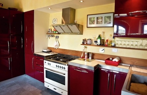 Vitolini House | Hillside Escape in Vinci